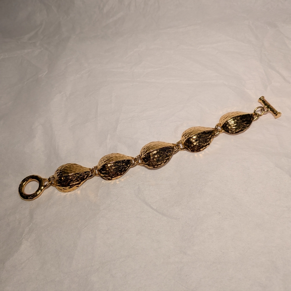1992 Vintage Avon Toggle Clasp Bracelet